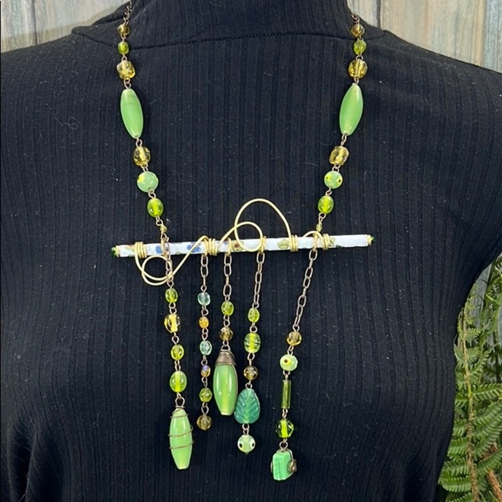 👑Adorned Crown Artisan Assemblage cloisonné bar green bead drop necklace